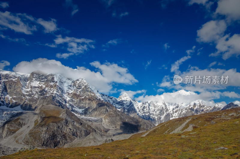 雪山山峰山脉自然风景