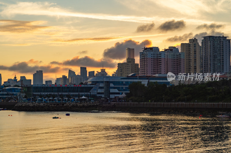 中国山东小麦岛夕阳风光