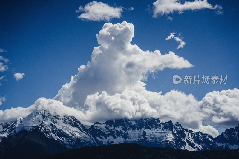 迪庆德钦县梅里雪山