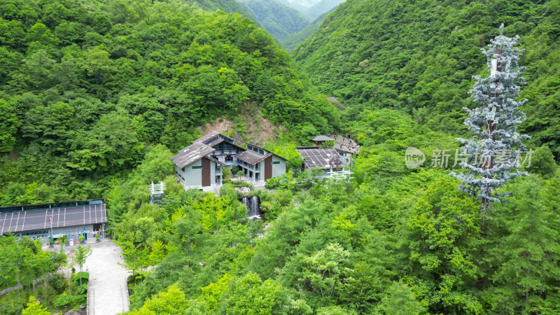 航拍湖北神农架官门山景区生物馆