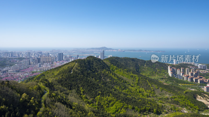 山东烟台沿海海岸线建筑群城市自然风光