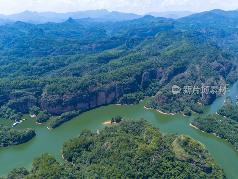 泰宁大金湖甘露寺丹霞地貌航拍图