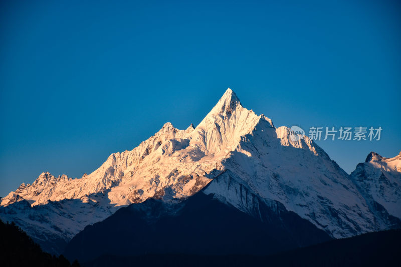 梅里雪山缅茨姆峰