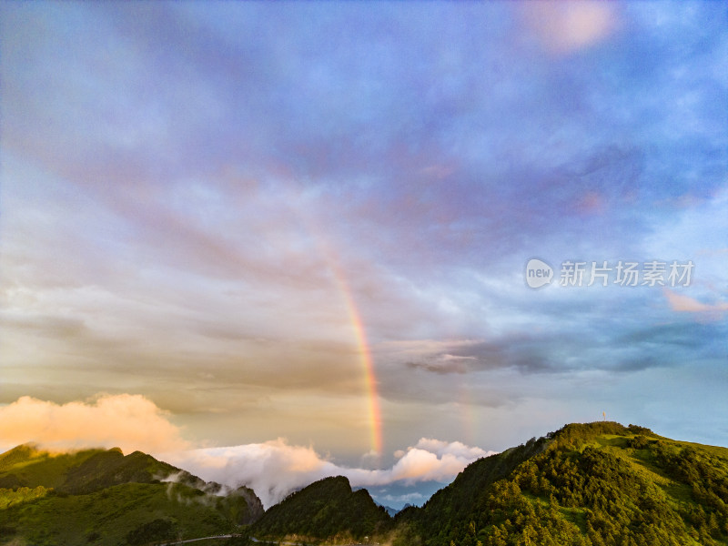 高山云海自然风光航拍摄影图