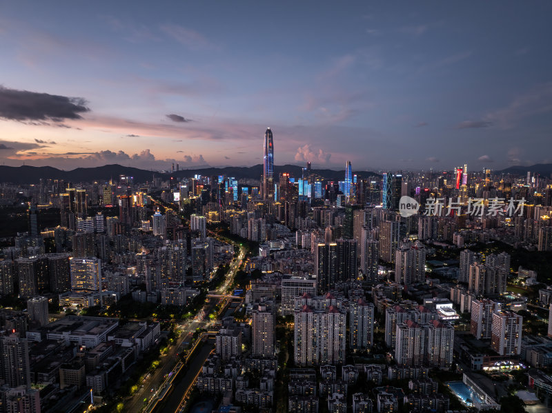 深圳福田CBD大湾区平安大厦夜景蓝调航拍