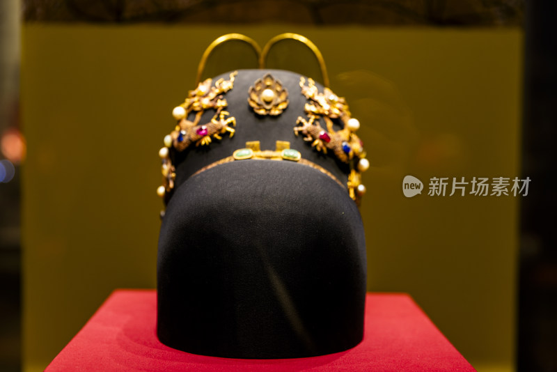 乌纱翼善冠，北京十三陵博物馆镇馆之宝