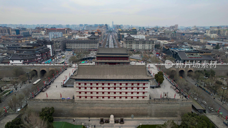 陕西西安古城墙永宁门历史文化古建筑航拍图