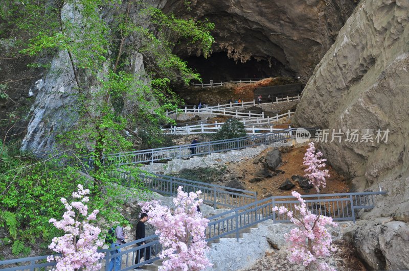 大石围天坑崇山峻岭鲜为人知的秘境