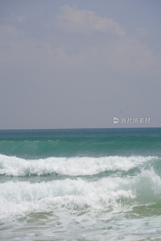 海南三亚万宁日月湾海浪