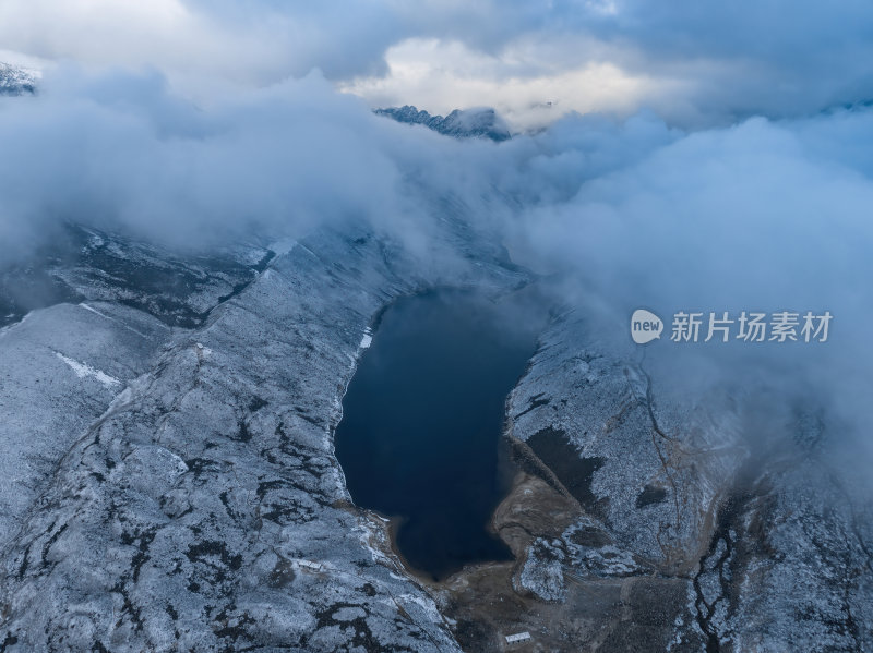 西藏山南洛扎秘境库拉岗日白马林措航拍