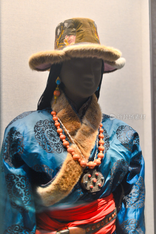 上海博物馆少物民族服饰