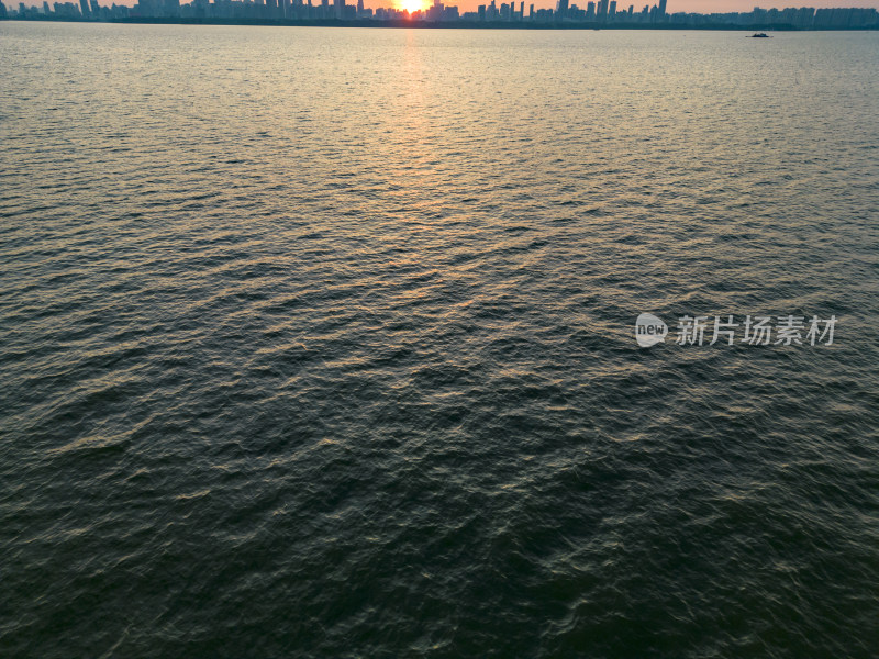 湖面日落晚霞夕阳湖北武汉