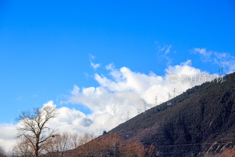 中国西藏林芝雅鲁藏布江苯日神山旅游区