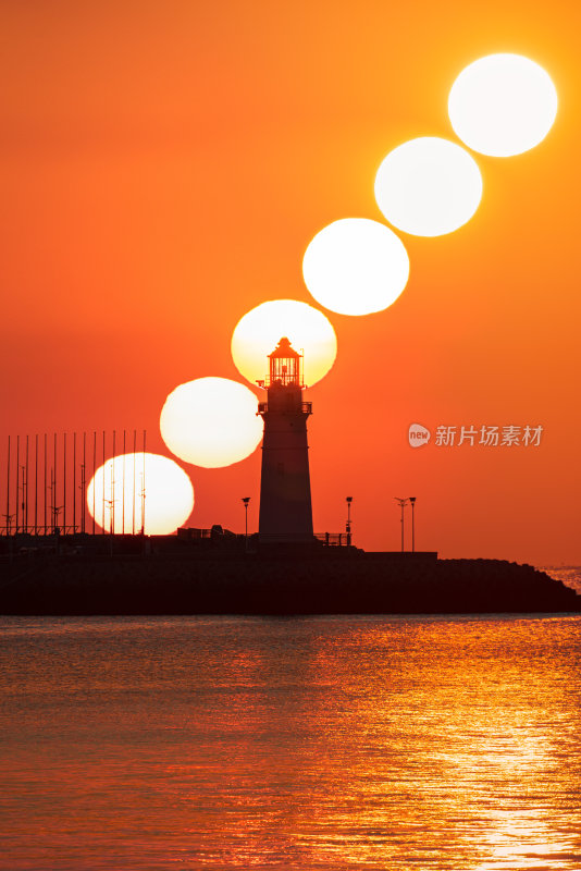 青岛情人坝灯塔 海上日出朝阳