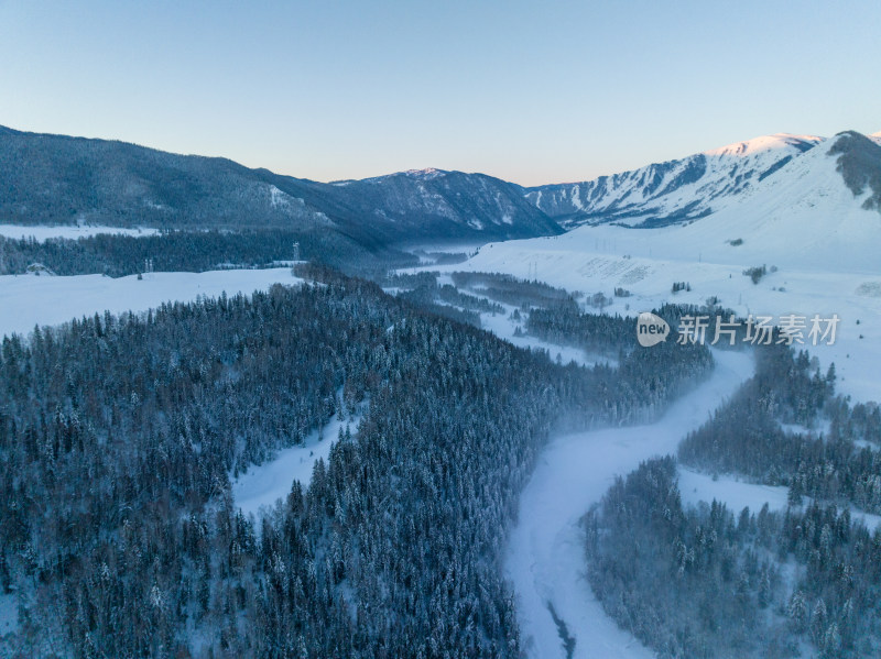 阿勒泰喀纳斯雪景