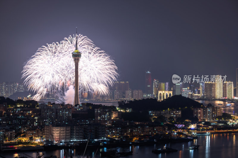 澳门半岛新葡京澳门塔CBD夜景烟花秀