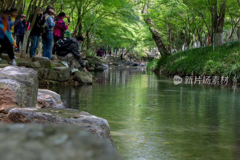 杭州九溪公园的小瀑布延时摄影