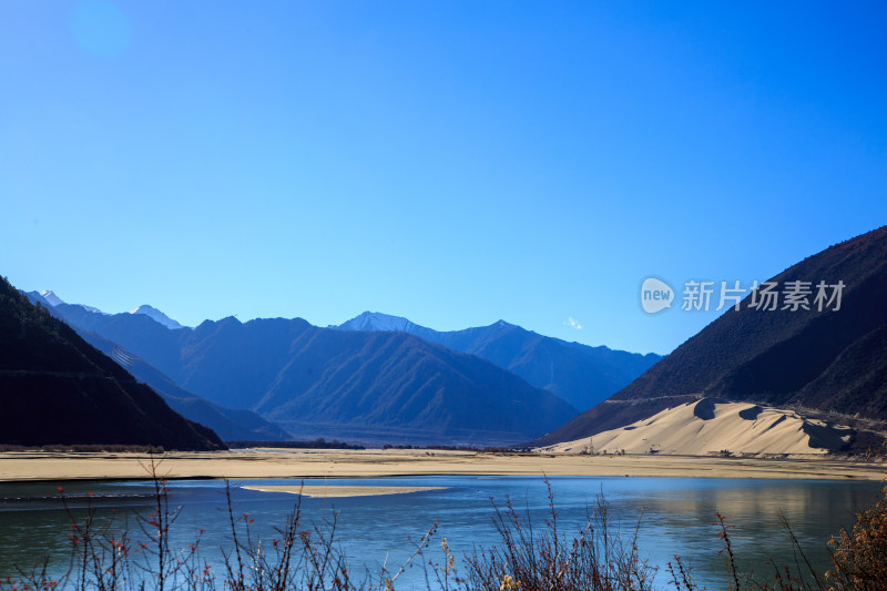 西藏林芝尼洋河佛掌沙丘雅尼国家湿地公园