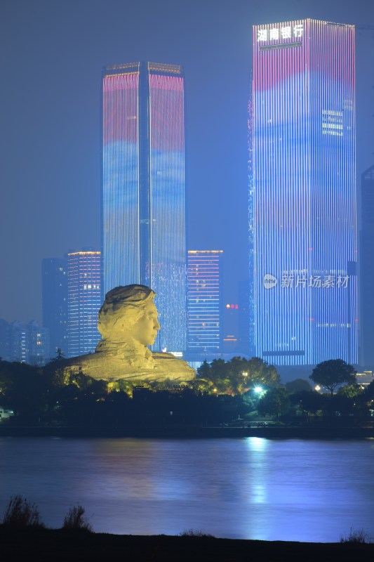 长沙橘子洲头夜景与城市建筑