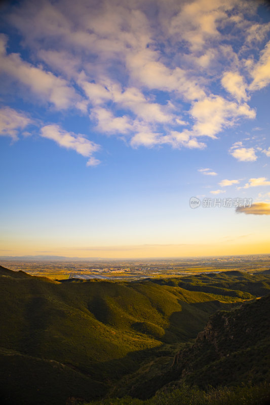 内蒙古呼和浩特大青山夕阳自然风光