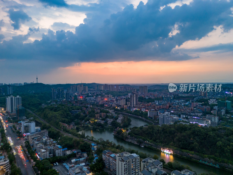 自贡晚霞夜景航拍图