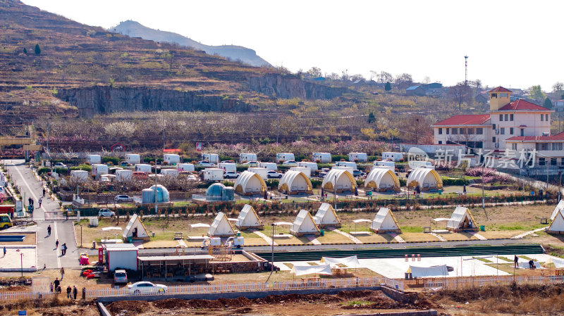 户外露营胜地山亭蜗牛房车营地