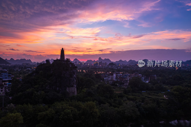 桂林漓江城市风景及自然风光日落晚霞航拍