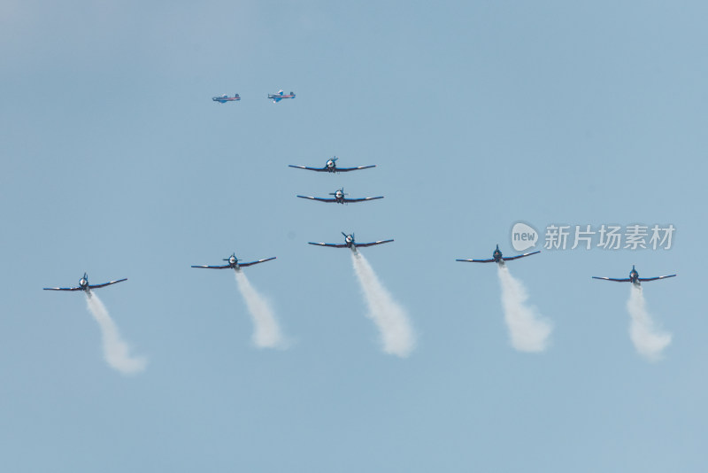 蓝天下的飞行表演 长春航空展