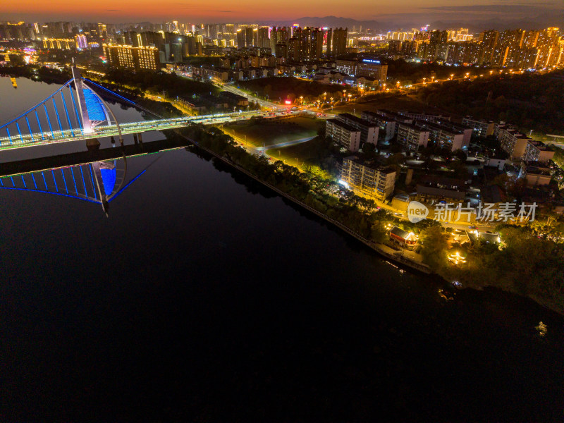 江西上饶城市夜景航拍图