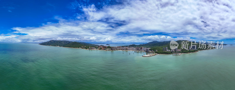 大海海岛蓝色海洋南澳岛航拍全景图