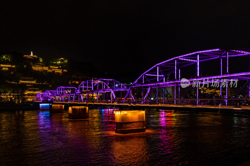 甘肃兰州中山桥夜景