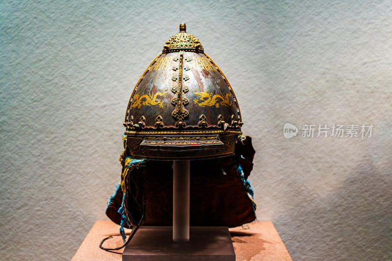 中国西藏元代皇帝赏赐萨迦首领的头盔