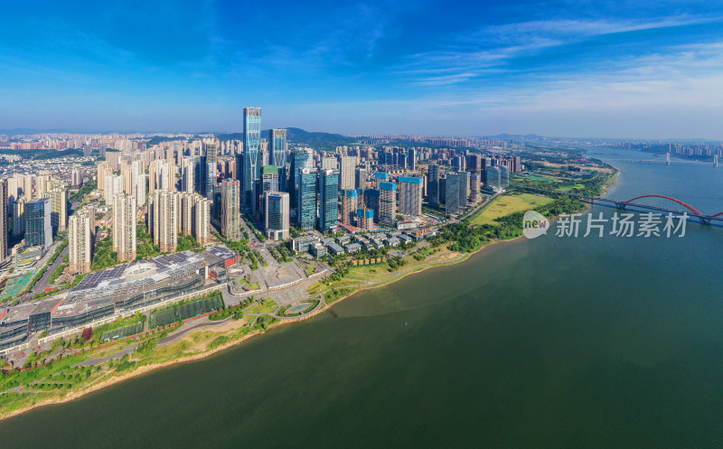 航拍长沙湘江沿岸湖南金融中心建筑群风光