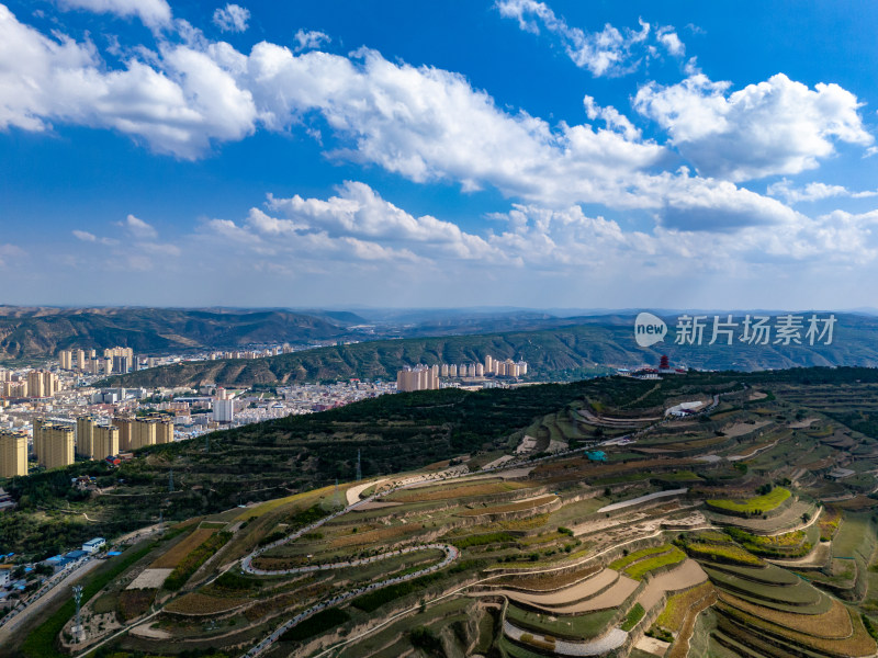 西北地区山区高山种植航拍图