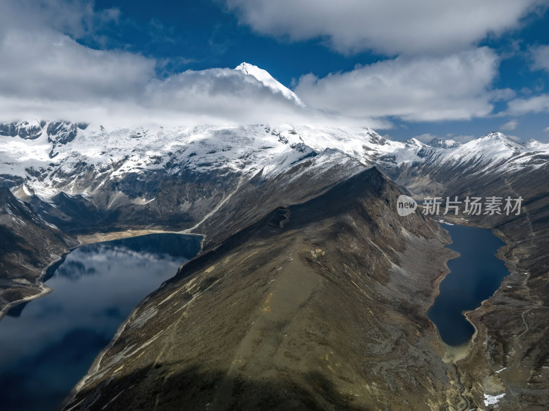 西藏山南洛扎秘境库拉岗日白马林措航拍