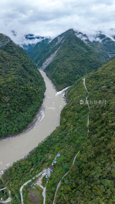 西藏林芝莲花圣地墨脱热带雨林云雾高空航拍