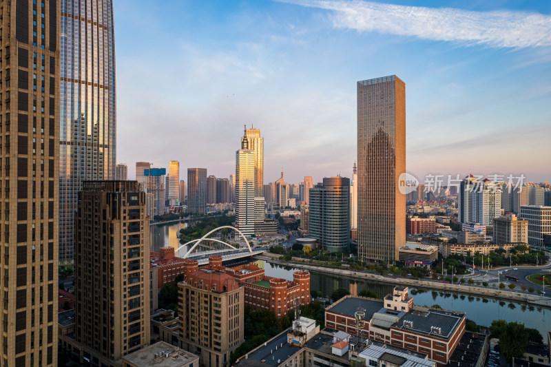 天津环球金融中心海河城市建筑日出朝霞风景