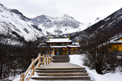 阿坝达古冰川