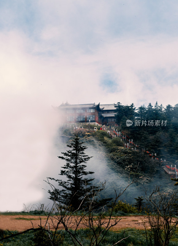 峨眉山金顶寺庙大气磅礴自然风光