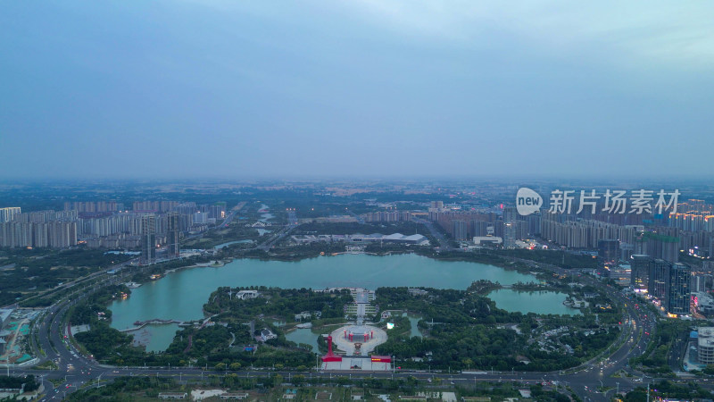 航拍河南商丘市日月湖景区