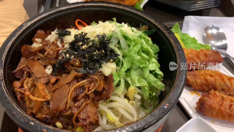 韩式石锅拌饭美食特写