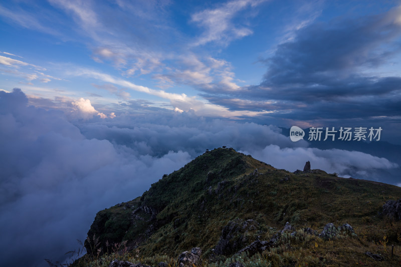 四川雅安牛背山云海