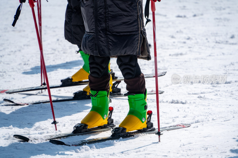 冬天户外运动滑雪