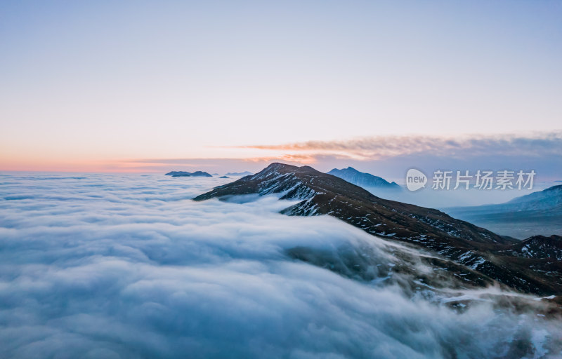 青海拉脊山云海日出