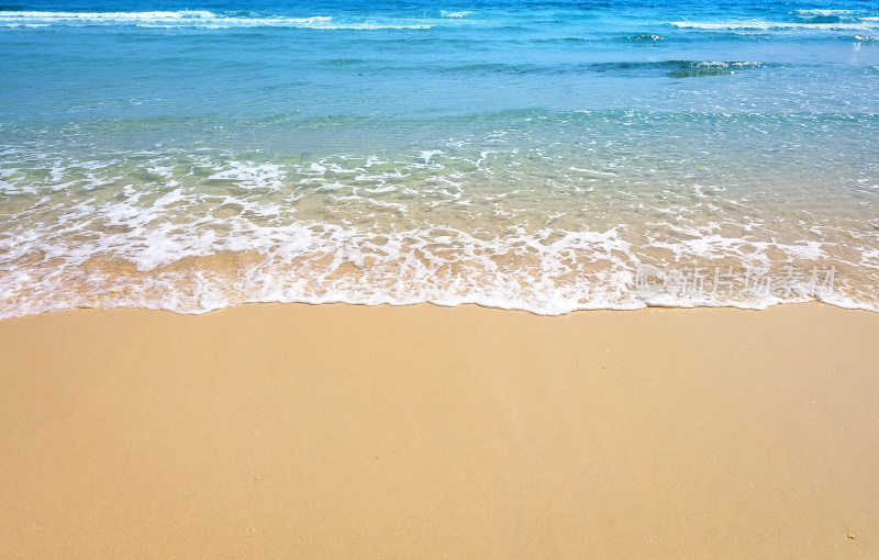 沙滩海浪近景