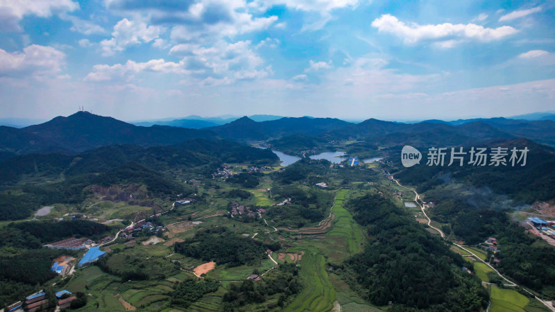 山川丘陵农乡村田园航拍图