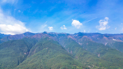 云南大理古镇苍山洱海蓝天白云旅游航拍