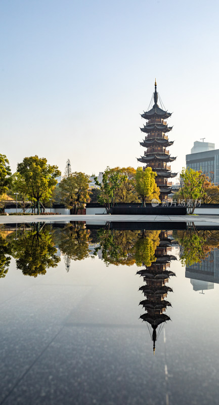 上海徐汇龙华寺自然建筑景观龙华寺塔