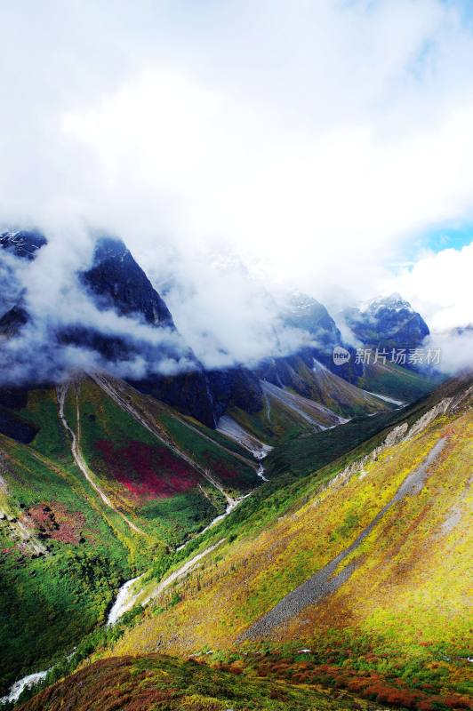 西藏噶玛沟山水自然风景