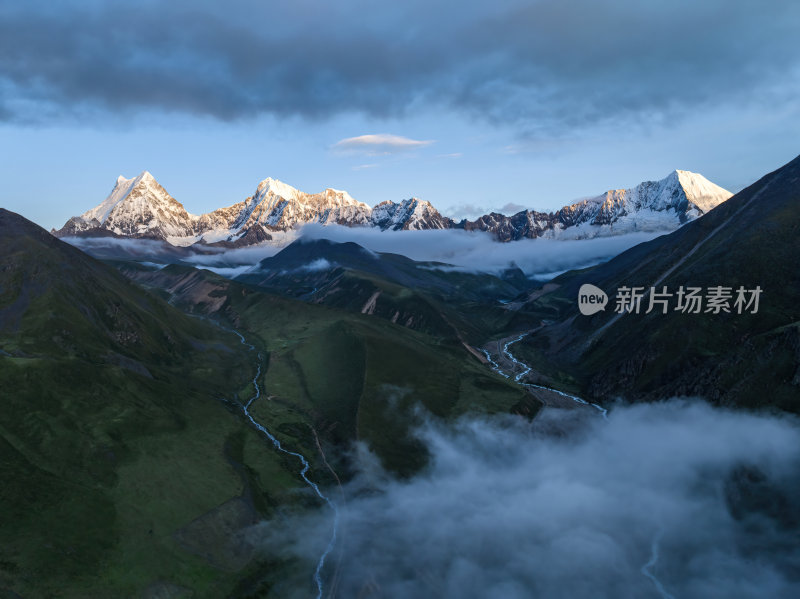 西藏山南洛扎秘境库拉岗日白马林措航拍